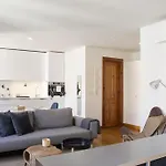 Chiado Cozy Bright Apt With Ac Elevator